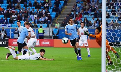 «Κόλλησε» στην Ιαπωνία και θα περιμένει η Ουρουγουάη (video)