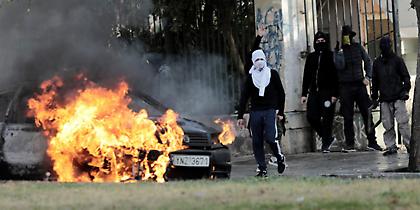 Μπαράζ νέων εμπρησμών σε αυτοκίνητα στην Αθήνα