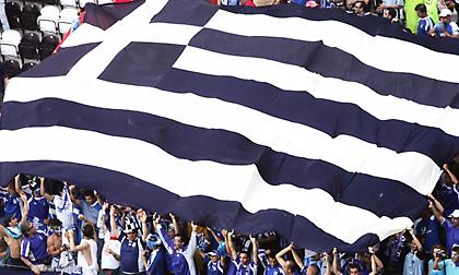 «Γκολ και φύγαμε για τελικό»: Πόσο καλά θυμάσαι τις ατάκες του Γιώργου Χελάκη στο «Πειρατικό»;