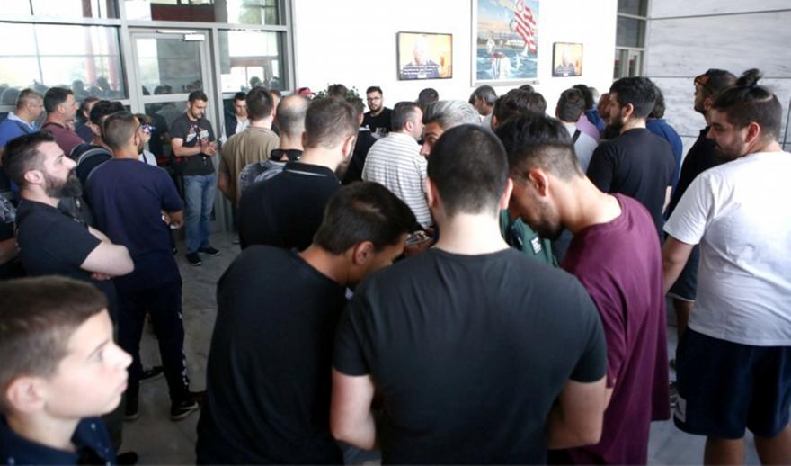 Μισό «Καραϊσκάκη» τα διαρκείας του Ολυμπιακού!