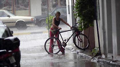 Γιατί ο Ιούνιος ήταν τόσος βροχερός και θερμός;