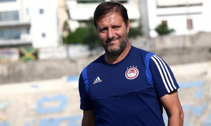 Νικολακόπουλος: «Φέρνει και σέντερ φορ και 8άρι ο Ολυμπιακός»