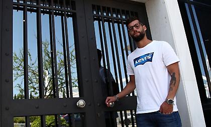 Στα γραφεία της ΑΕΚ ο Σιμάο (pics)