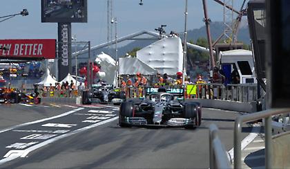 Συνεχίζει την... πλάκα η Mercedes – Pole position ο Χάμιλτον, δεύτερος ο Μπότας