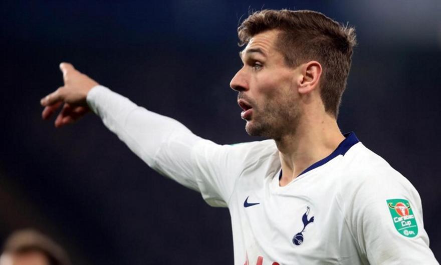 Στην Αγγλία για σέντερ φορ ο Ολυμπιακός