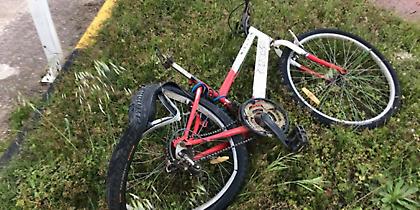 Οδηγός χτύπησε ποδηλάτη στην Ερέτρια και τον άφησε αβοήθητο