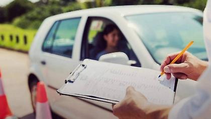 Τραγωδία με 68χρονη υποψήφια οδηγό στην Πολωνία - Σκότωσε με το αυτοκίνητο τον εξεταστή της