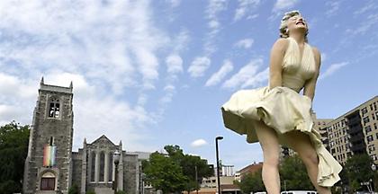 Σύλληψη για την κλοπή του αγάλματος της Μέριλιν