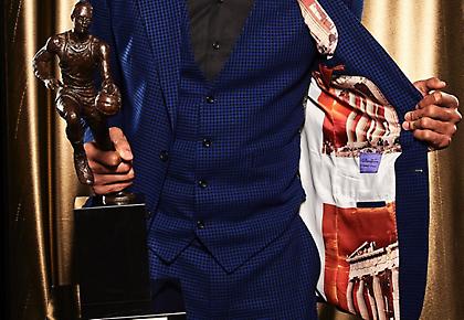 Ο Γιάννης είχε την Ακρόπολη μέσα στο σακάκι του! (pic)