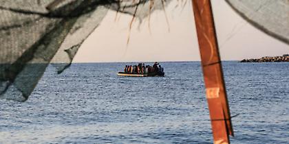 Βάρκες γεμάτες πρόσφυγες στο Αιγαίο, σε ένα μήνα έφτασαν 4.000 άνθρωποι-Το αδιαχώρητο ξανά στα νησιά