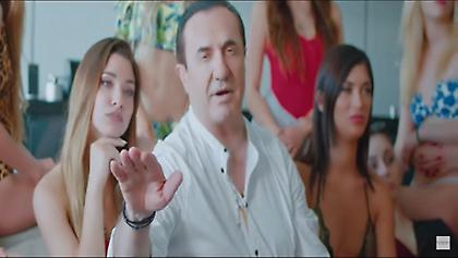 Λευτέρης Πανταζής: «Χώρισε και το Πανηγυρίζει» με δεκάδες γυναίκες στο πλευρό του