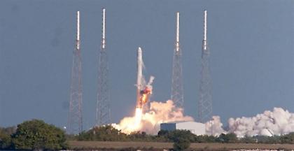 Εκτοξεύθηκε ο μεγάλος πύραυλος Falcon Heavy της Space X