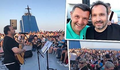 Μοναδική στιγμή: Ο Μακεδόνας έκανε συναυλία στο πλοίο της γραμμής εν πλω!