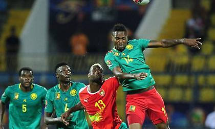 Άνετα το Καμερούν, «κόλλησε» η Γκάνα