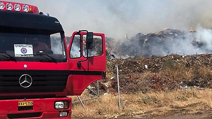 Μεγάλη φωτιά στο Λαύριο κοντά στην Ελληνική Βιομηχανία Όπλων
