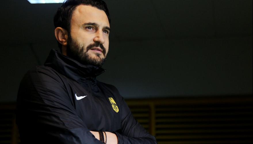 Φέρνει κι άλλον... Ιντέγε ο Καρυπίδης!