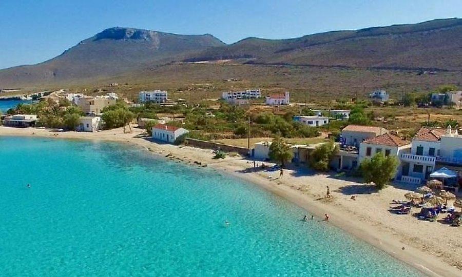 Το νησί που μάζεψε όλο τον κόσμο φέτος είναι αυτό που έριξε κατακόρυφα τις τιμές του (pics)