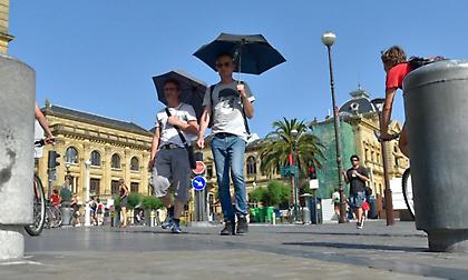 Καύσωνας στην Ευρώπη: Στους 44,3 βαθμούς η Γαλλία - Ρεκόρ θερμοκρασίας όλων των εποχών