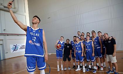 Τα παρασκήνια της φωτογράφισης της Εθνικής για το Παγκόσμιο U19 (pics)