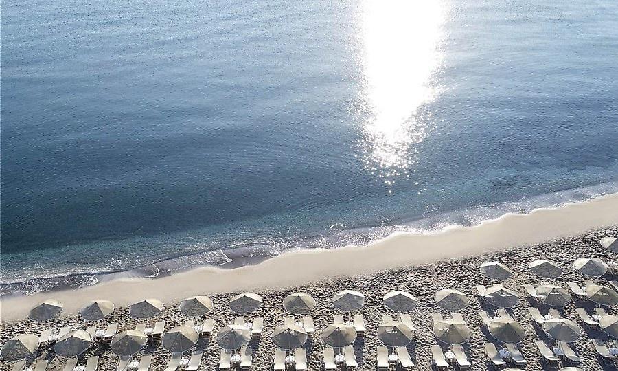 Το φιλόξενο νησί με τις 10 πιο καθαρές παραλίες στην Ελλάδα