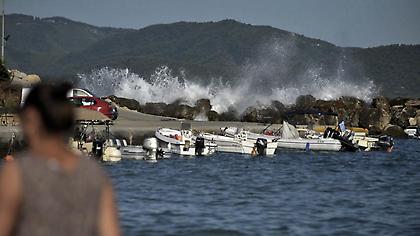 Τα τερτίπια του καιρού: Καταιγίδες, μελτέμια και πτώση της θερμοκρασίας