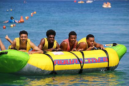 Η ομάδα των ΗΠΑ πήγε για... μπάνιο ανήμερα της πρεμιέρας του Παγκοσμίου U19 (pics)