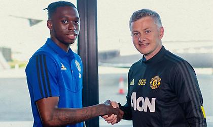 Επίσημο: Στη Γιουνάιτεντ ο Μπισάκα!