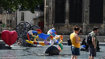 «Καμίνι» η Γαλλία - Στους τέσσερις οι νεκροί από τον πρωτοφανή καύσωνα