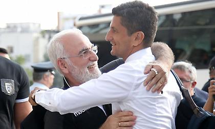 Μια mentality made in Romania και ένας ρομαντικός ερασιτέχνης πρόεδρος