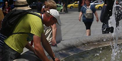 Σε κλοιό καύσωνα και η Ελλάδα - Θερμή εισβολή με 41 βαθμούς Κελσίου