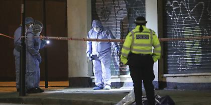 Φρίκη στο Λονδίνο: Μαχαίρωσαν μέχρι θανάτου έγκυο - Σε κρίσιμη κατάσταση το βρέφος