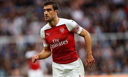 Πόζαρε με τη νέα φανέλα της Άρσεναλ ο Παπασταθόπουλος (pic)