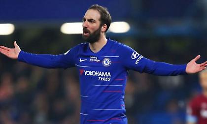 Τέλος ο Ιγκουαΐν και άλλοι τέσσερις από την Τσέλσι