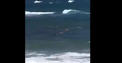 Κρήτη: Έζησαν τον εφιάλτη ενώ τους «κατάπιναν» τα κύματα - Βίντεο με διάσωση τουρίστριας στα Μάλια