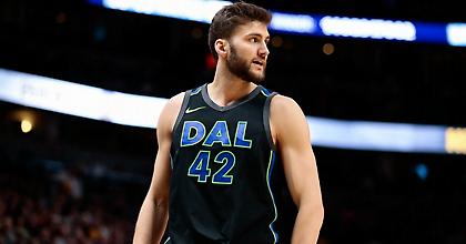 Μεγάλο συμβόλαιο με Μάβερικς για Κλέμπερ