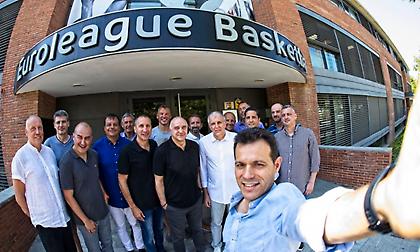 Έβγαλε… σέλφι με τους προπονητές της Ευρωλίγκας ο Ιτούδης (pic)