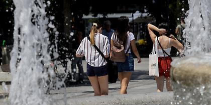 Καιρός: Θερμή εισβολή στη χώρα - Πού θα «χτυπήσει κόκκινο» ο υδράργυρος