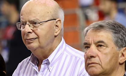 Πήγε στη γραμματεία για να διαμαρτυρηθεί ο Βασιλακόπουλος! (video)