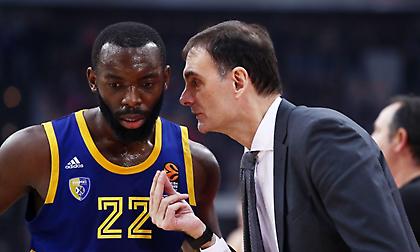 Επέστρεψε στον Ερυθρό Αστέρα ο Τζένκινς