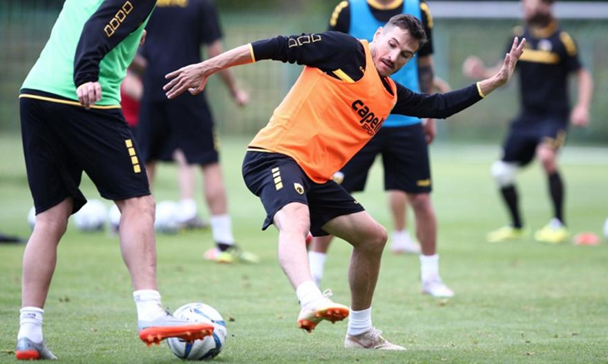 Διάταση ο Λόπες στην ΑΕΚ