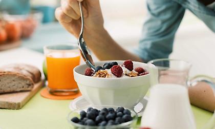 Πόσο υγιεινό είναι να παρακάμπτεις το πρωινό;