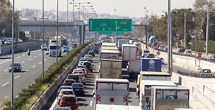 Μποτιλιάρισμα στις εθνικές οδούς Αθηνών - Κορίνθου και Αθηνών - Λαμίας