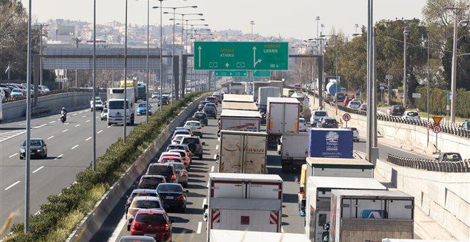 Μποτιλιάρισμα στις εθνικές οδούς Αθηνών - Κορίνθου και Αθηνών - Λαμίας