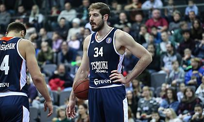 Εξετάζει Σαρικόπουλο ο Ολυμπιακός