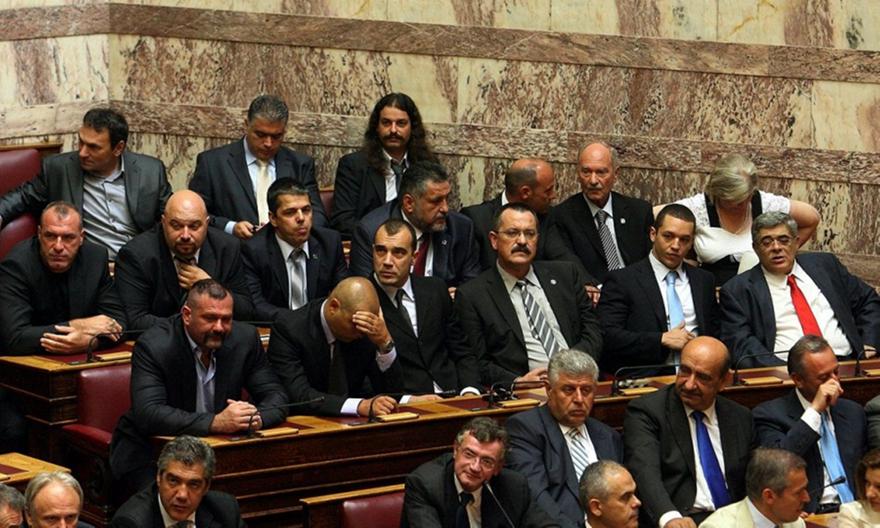 Singular Logic: Σοβαρό ενδεχόμενο να μείνει εκτός Βουλής η Χρυσή Αυγή