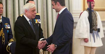 Έλαβε την εντολή σχηματισμού κυβέρνησης από Παυλόπουλο ο Μητσοτάκης