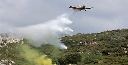 Φωτιά κοντά σε αγροικίες στην δυτική Φθιώτιδα
