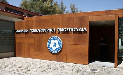 Τρεις ομάδες χωρίς άδεια στην Super League 2