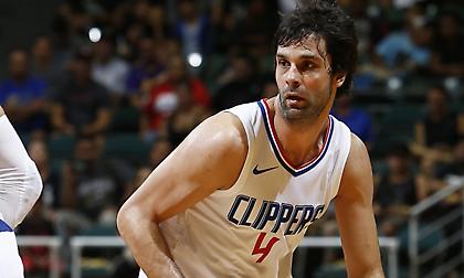 Επίσημη πρόταση του Ερυθρού Αστέρα στον Τεόντοσιτς!