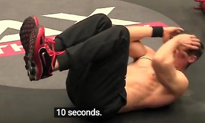 Το ολέθριο λάθος στις ασκήσεις κοιλιακών